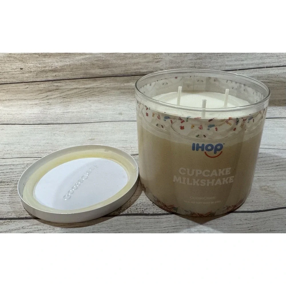 NEW Goose Creek IHOP Cupcake Milkshake Scented 3 Wick Candle 14.5 oz YUMMY